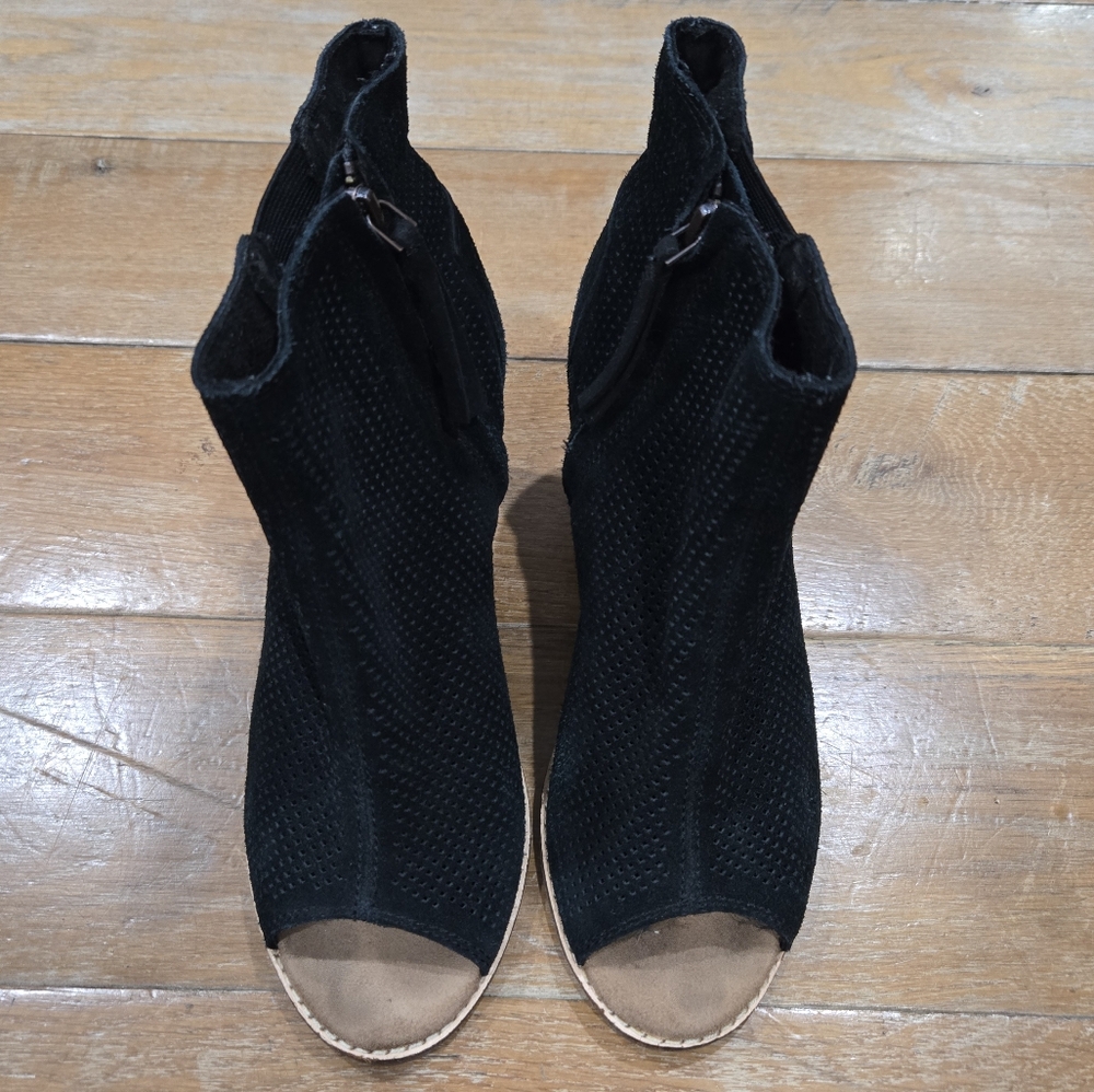 TOMS Open Toe Booties Sz 8